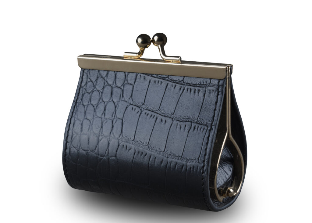 Clutch should have every woman-By Stylewati