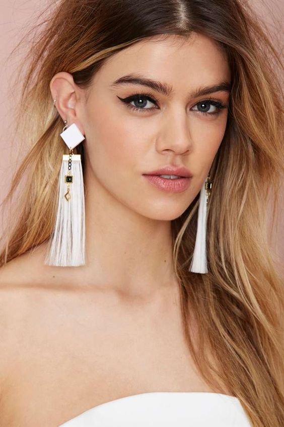 Bejeweled earrings-10 OOTD ideas to nail the date code-by stylewati