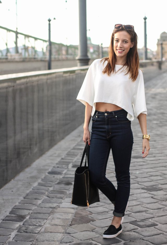 Boxy top-Style Formulas Associated With High Waist Jeans-by stylewati