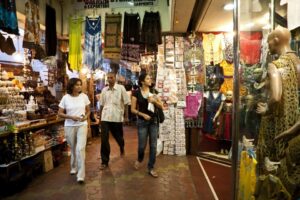 Colaba Causeway-7 street shopping places located in Mumbai-by stylewati