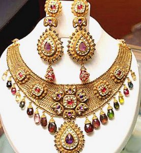 Kundan Jewellery Set-Indian Bridal Jewellery Sets that We Totally Love-by stylewati