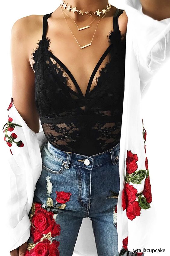 Lace bodysuit with jeans-7 holiday outfit inspiration you need-by stylewati