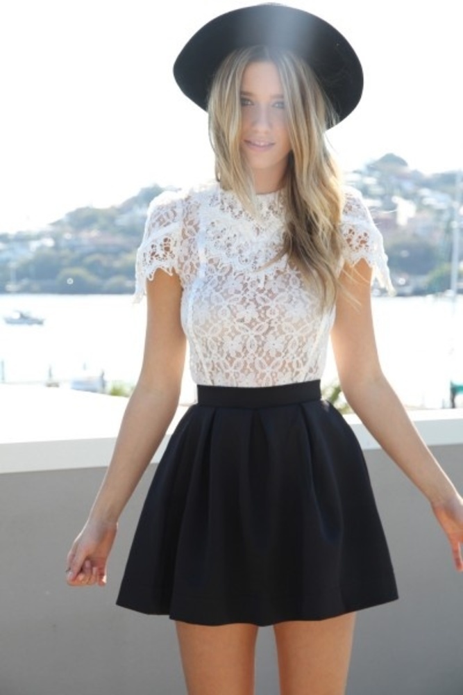 Lace tee-7 Stylish Ways And Tips To Wear A Skater Skirt-by stylewati