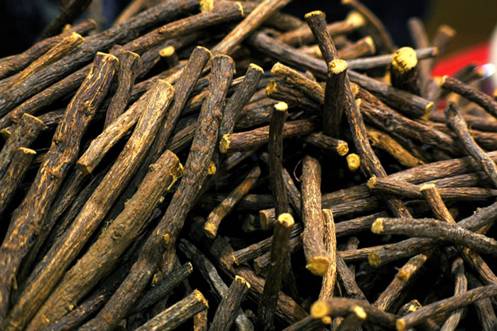 Licorice Root-6 Top Anti Aging Herbs-by stylewati
