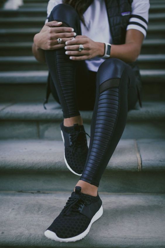 Mixed fabric leggings-Nail the gym trends in 9 ways-by stylewati.