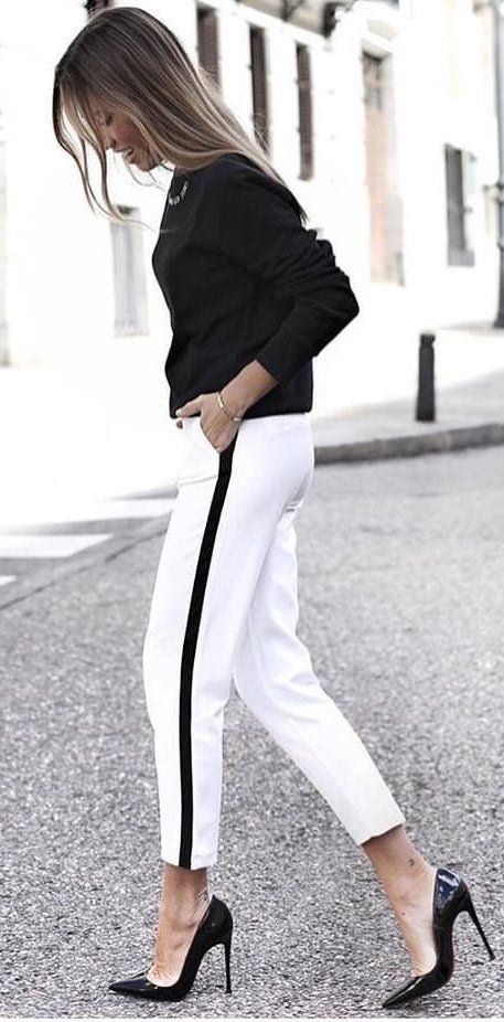 Panelled pants-10 types of suitable pants for commute hours-by stylewati
