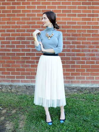 Statement necklace-10 ways to wear a turtleneck this fall season-by stylewati