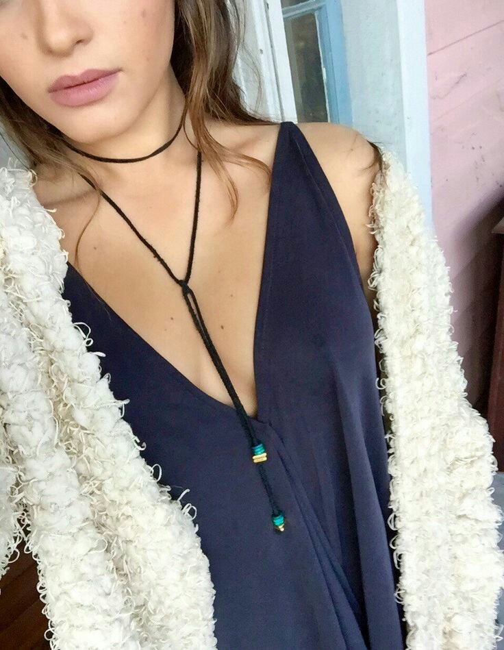 Tied-up choker-Cool accessories to try out in 2021-by stylewati