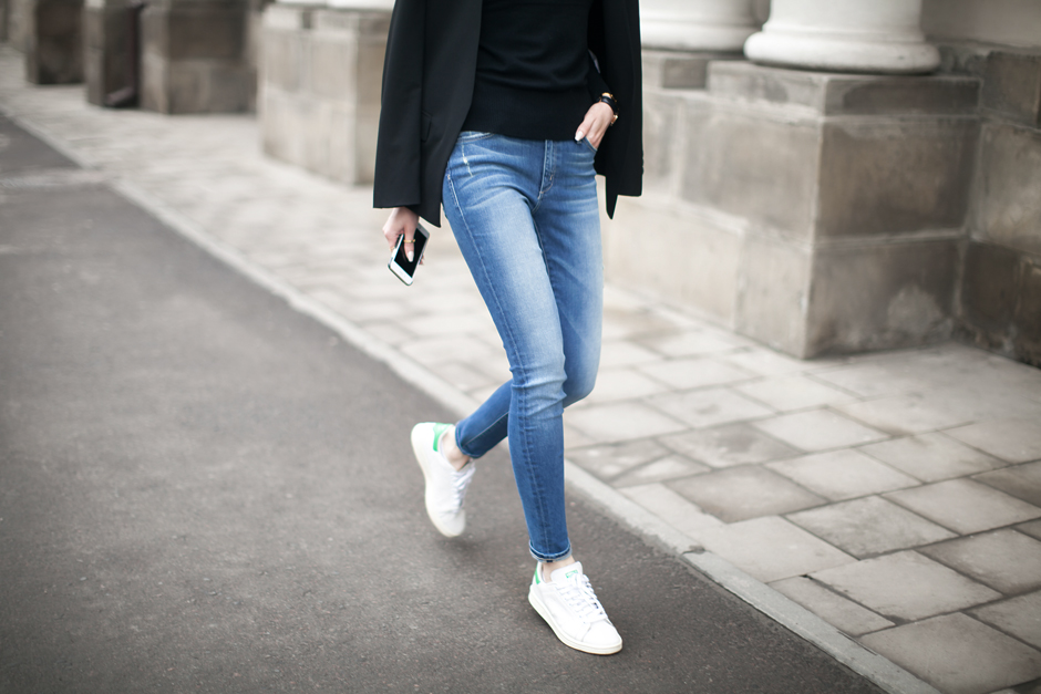 White platform sneakers-7 ways to ace skinny jeans styling- by stylewati