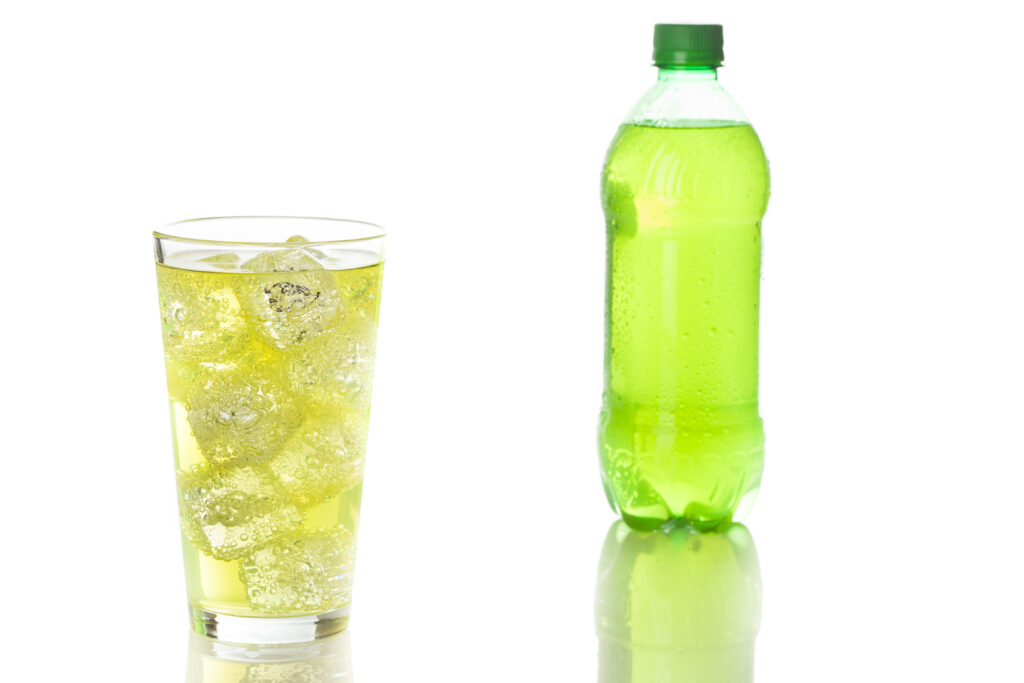 Carbonated drinks-6 Food items you should avoid before your wedding day-By Stylewati