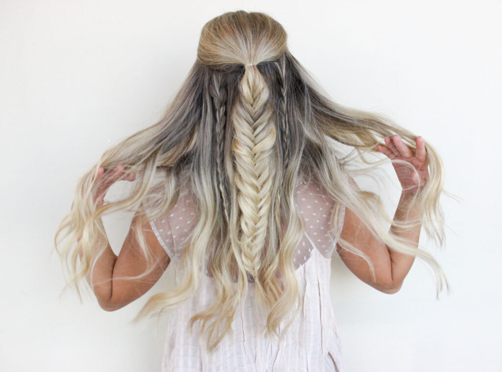 KNOTTED PONY-10 Ocean Friendly hairstyles to try for beach outing 2021-By stylewati
