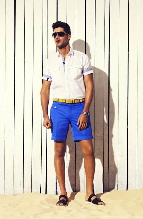 chino shorts - 9 white holi outfit ideas to inspire your topical fashion in 2022-by stylwati