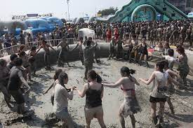 mud festival- Amazing holi-like festivals across the world - by stylewati