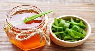 aloevera with honey - 15 Best Indian Beauty Tips For Glowing Skin-by stylewati