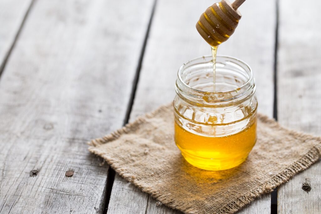 honey - 9 Best Natural Remedies For Dark Spots On Face - by livelovelaugh